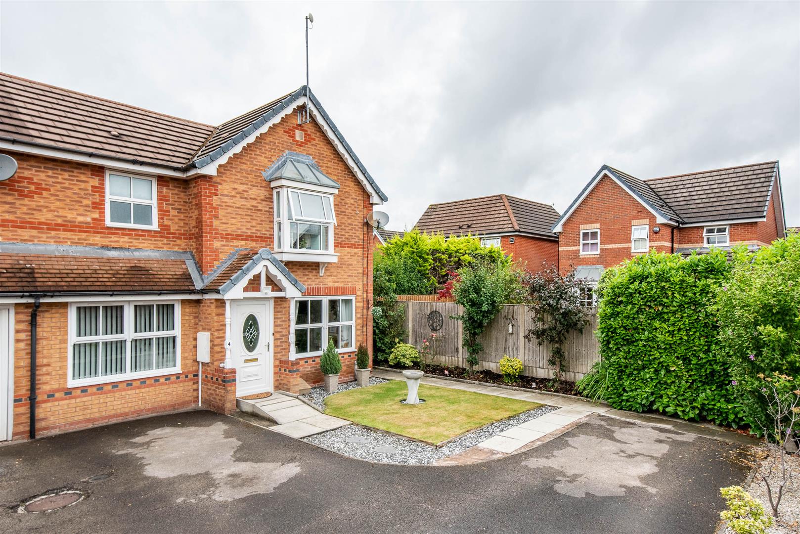 3 bed property in Birkdale Close, Chorley